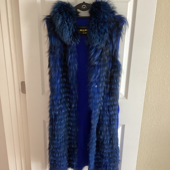 Gorgeous Real Silver Fox Fur Dyed Royal Blue Long Vest with Hood and Belt NWT - Picture 7 of 15